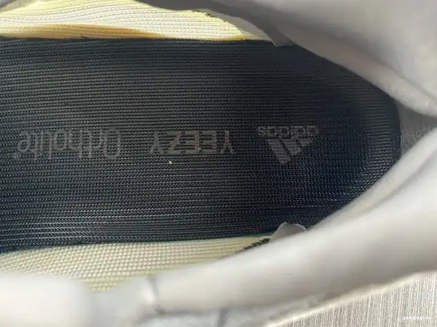 V3 Salt ID1674 700 Fade Yeezy Adidas 0514